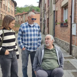 Podemos denuncia un año de espera por una plaza de aparcamiento para una persona con discapacidad en Siero