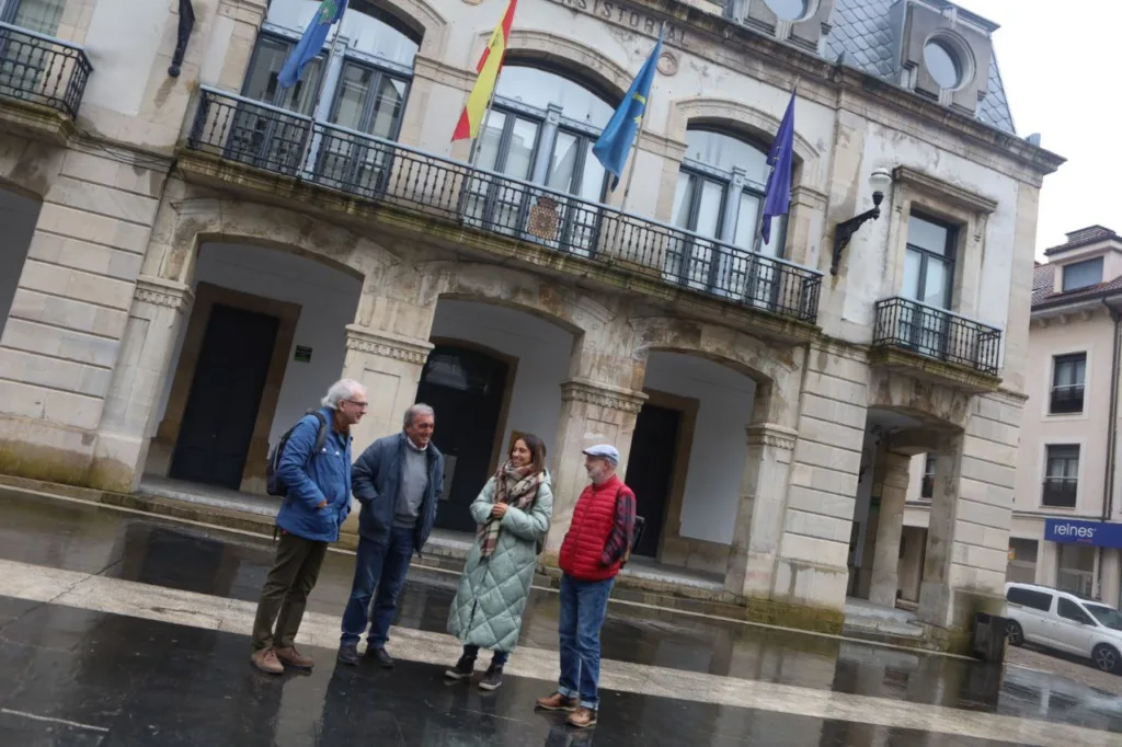 Presentación de la moción para crear un plan de residuos en Siero y oponerse a la quema de CSR